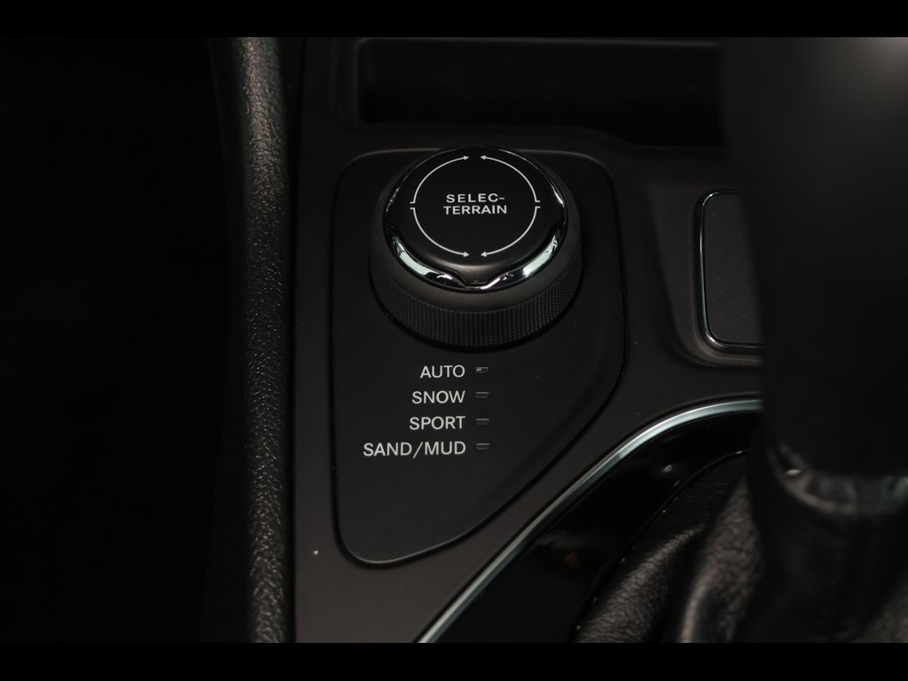 Used 2021 Jeep Cherokee Limited image 11