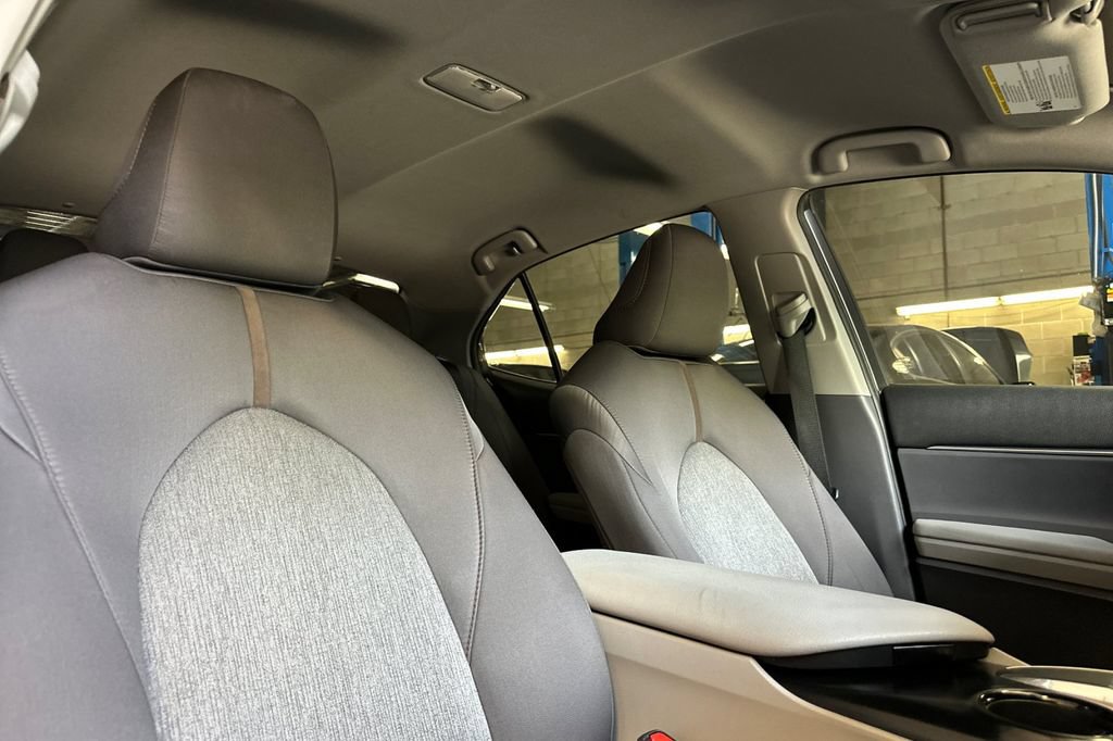 Used 2019 Toyota Camry LE FWD image 16