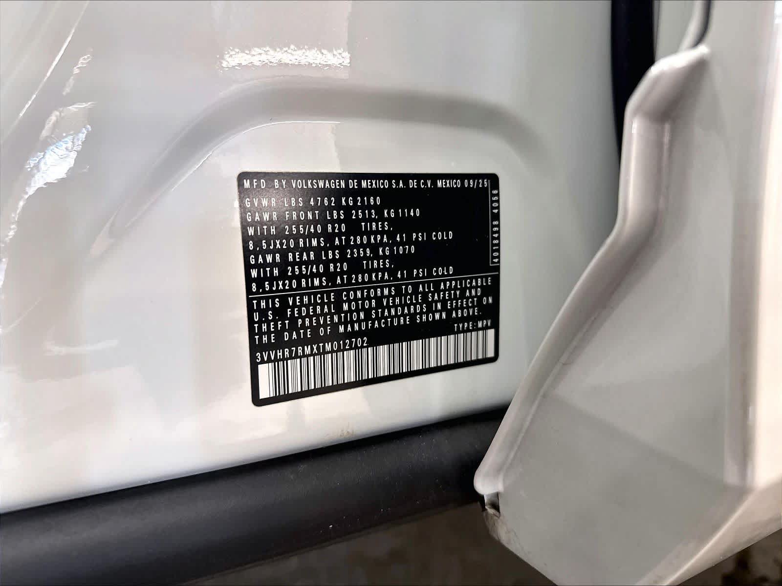 Certified 2026 Volkswagen Tiguan SE R-Line FWD image 21