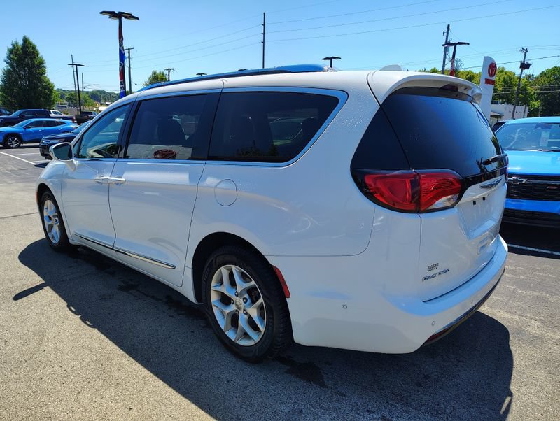 Used 2020 Chrysler Pacifica Limited w/ Advanced Safetytec Group FWD image 6