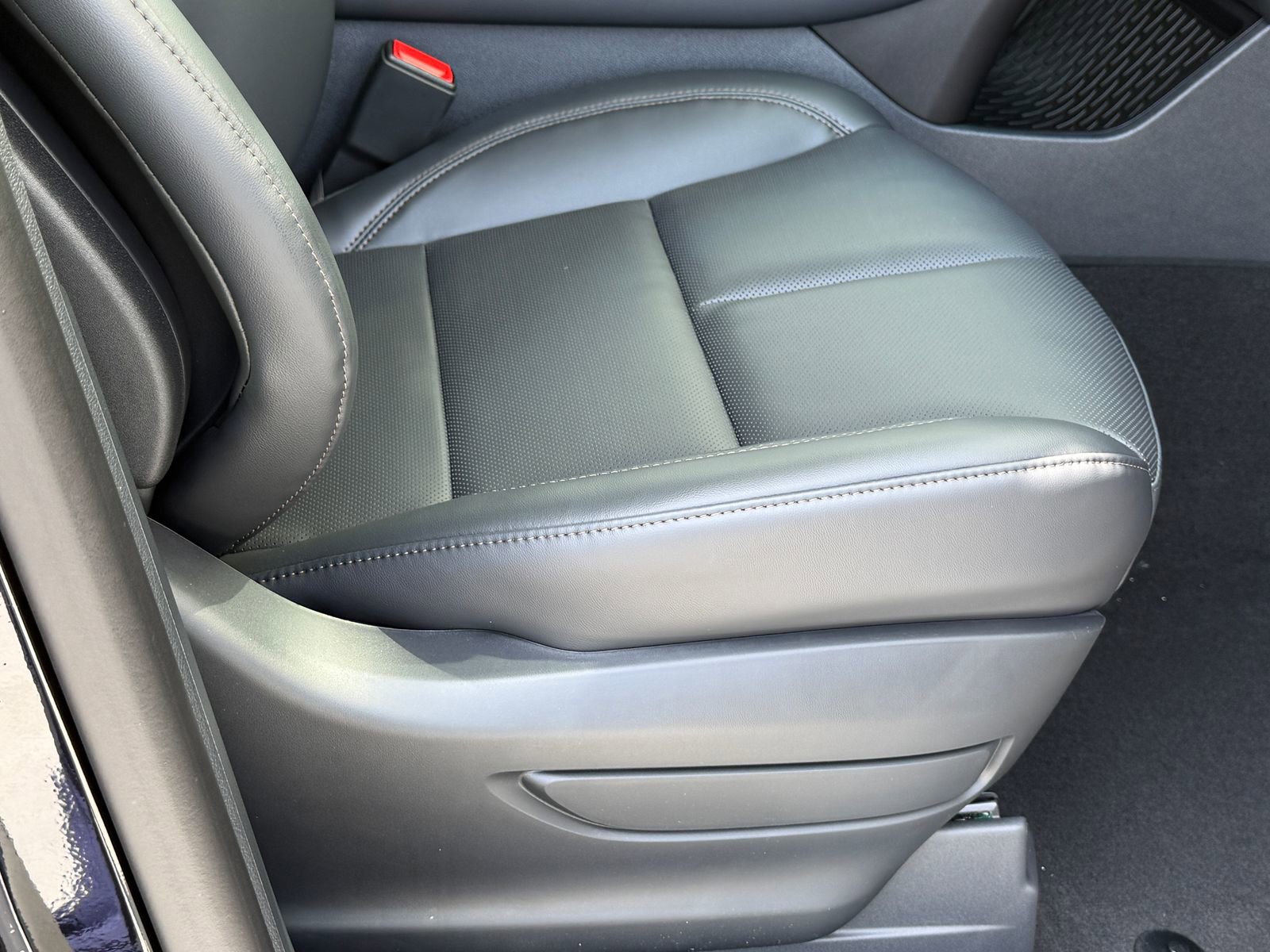 New 2026 Lincoln Aviator AWD image 12