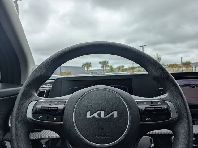 Used 2025 Kia Sportage LX AWD/4WD image 27
