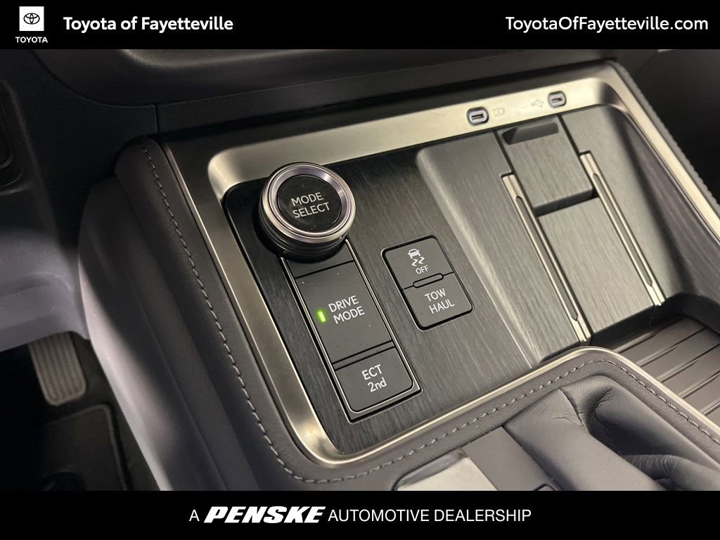 Used 2025 Lexus GX 550 w/ Accessory Package (Z1) AWD/4WD image 33