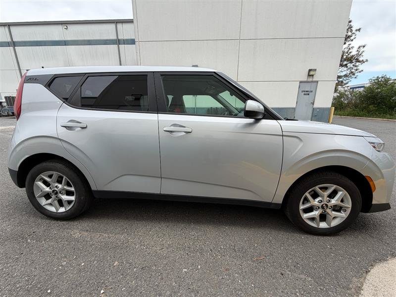 Used 2020 Kia Soul S FWD image 16