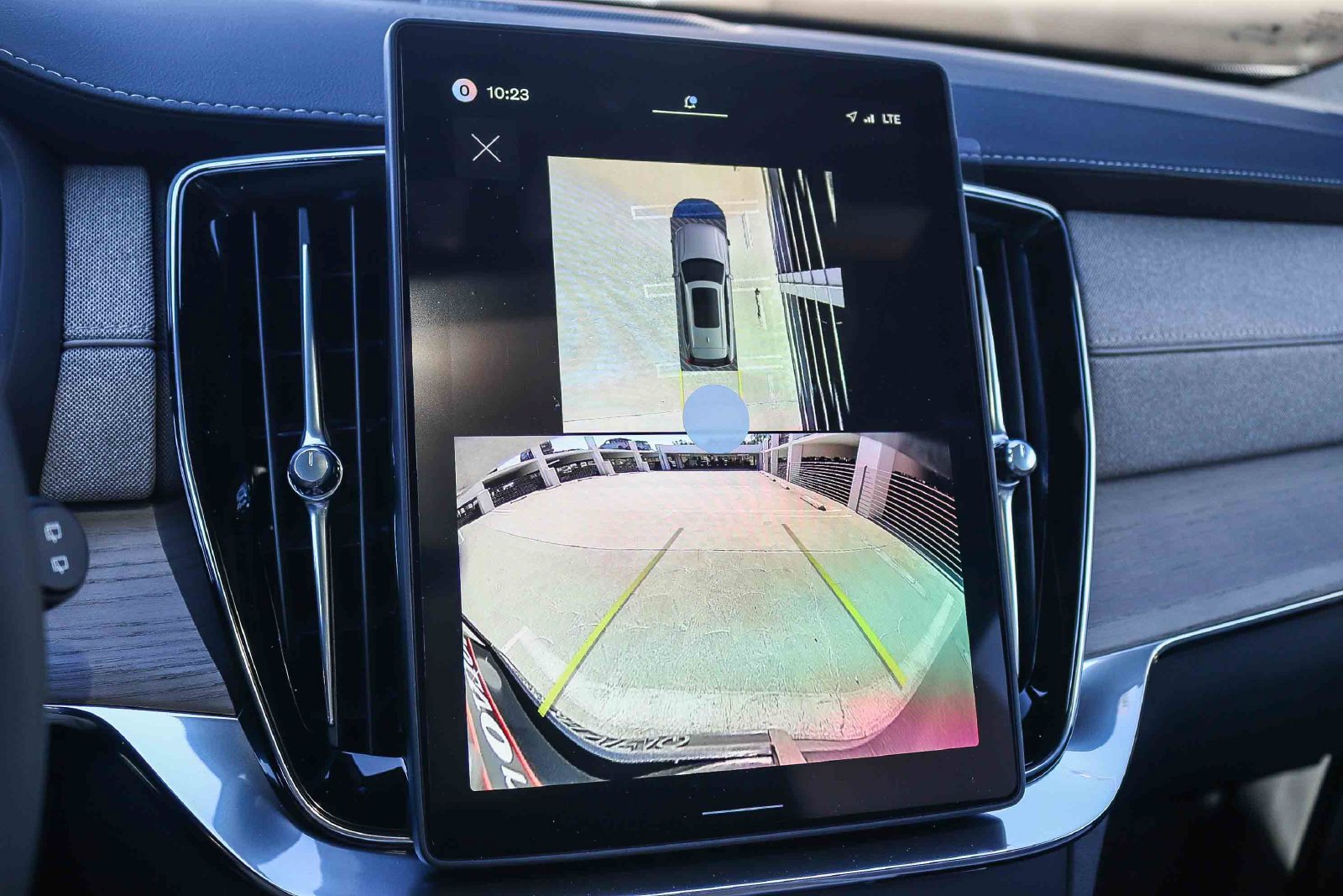New 2027 Volvo XC90 B6 Plus AWD/4WD image 25