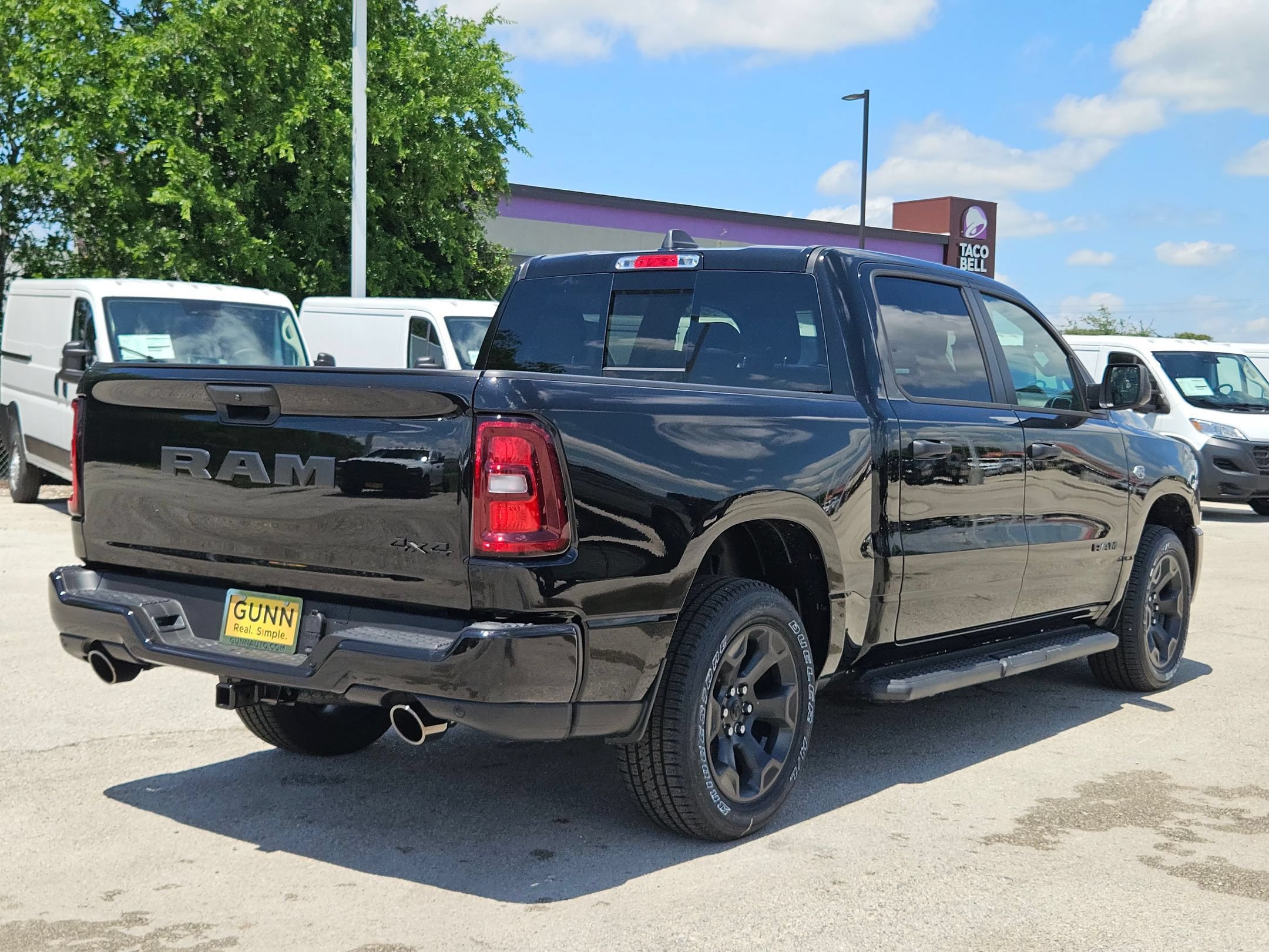 New 2026 RAM 1500 Express AWD/4WD image 3
