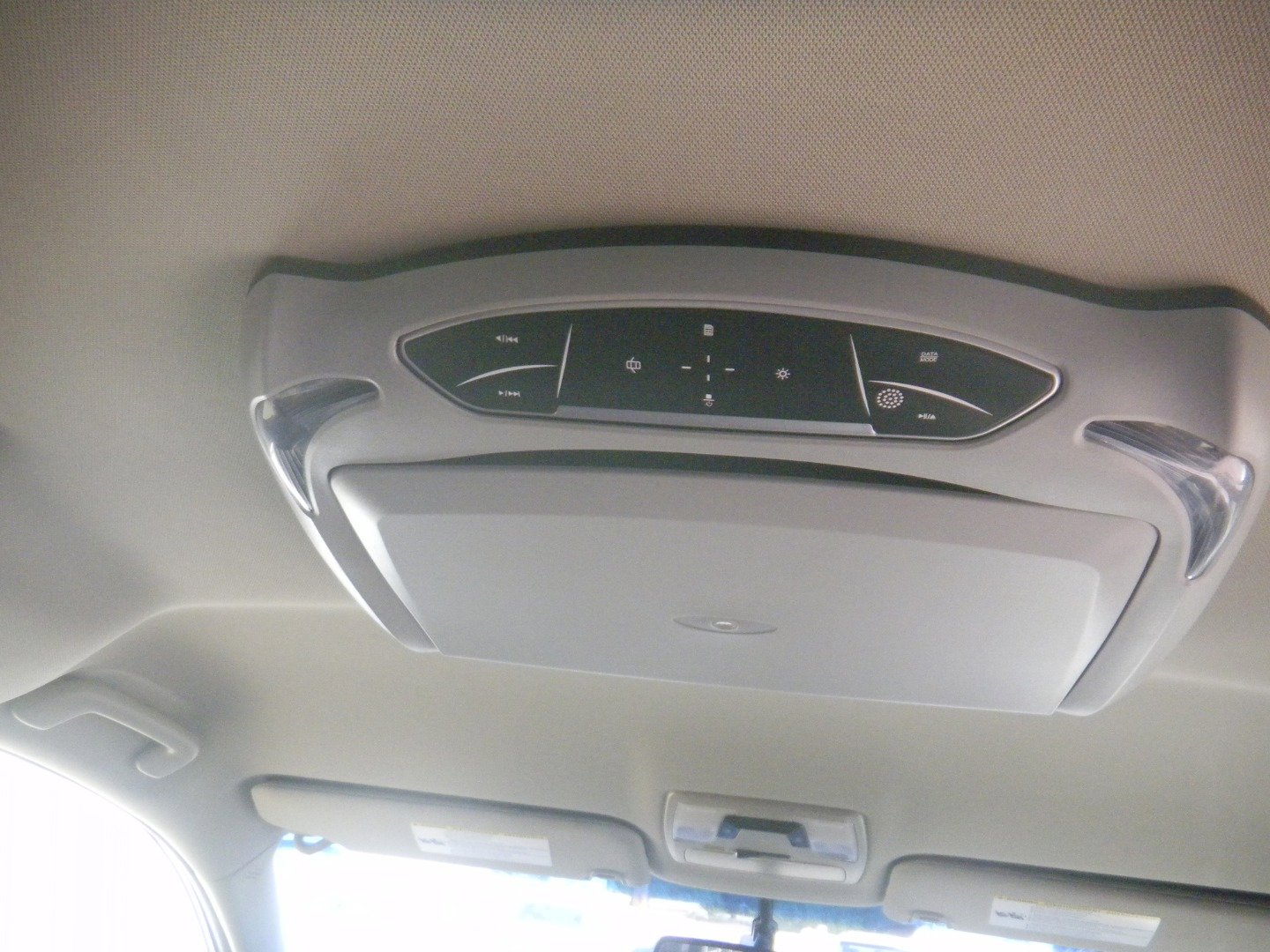 Used 2015 Toyota Sienna LE image 17