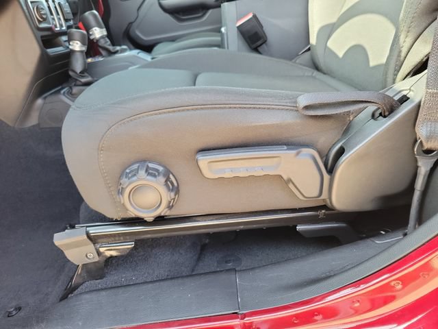 Used 2021 Jeep Wrangler Sport AWD/4WD image 11