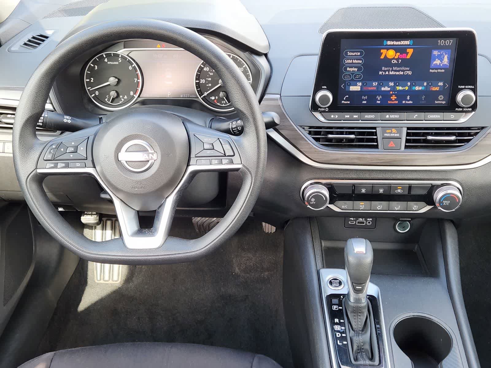 Used 2025 Nissan Altima 2.5 SV FWD image 24