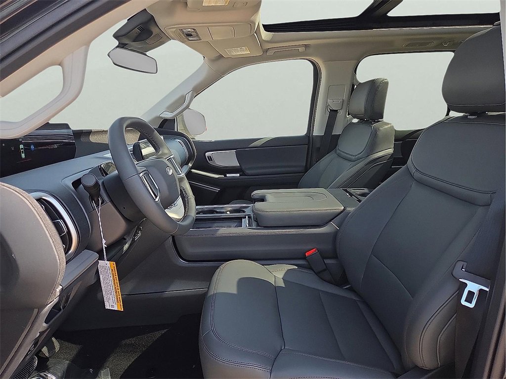 New 2025 Ford Expedition Active image 12