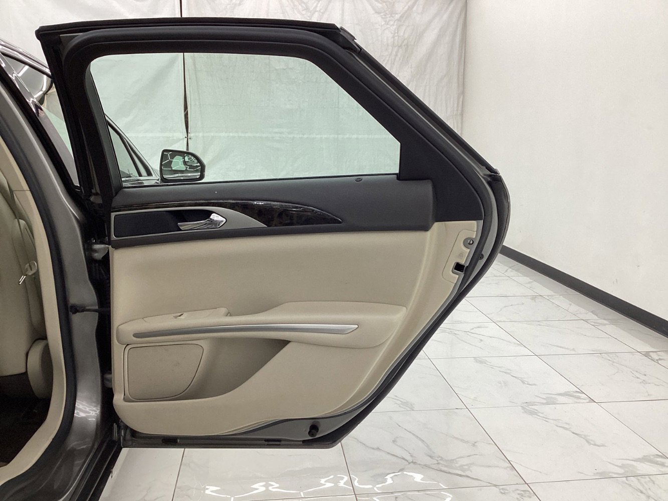 Used 2016 Lincoln MKZ Hybrid image 25