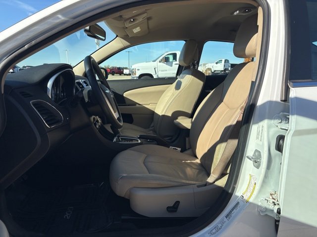 Used 2013 Chrysler 200 Limited image 11
