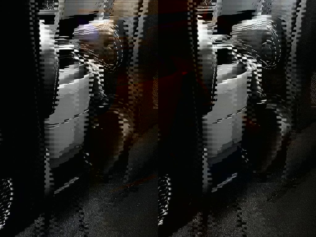 Used 2023 Chrysler Pacifica Touring-L image 28