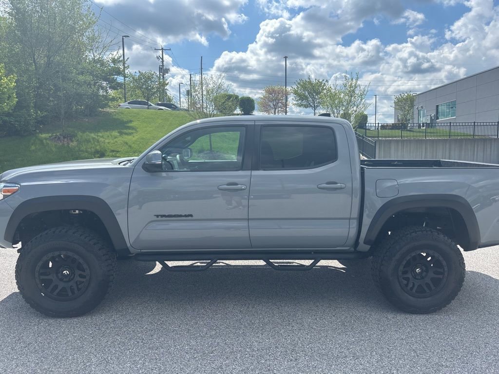 Used 2020 Toyota Tacoma TRD Off-Road w/ Technology Package AWD/4WD image 8