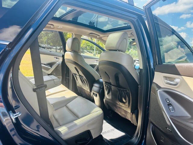 Used 2017 Hyundai Santa Fe FWD image 16