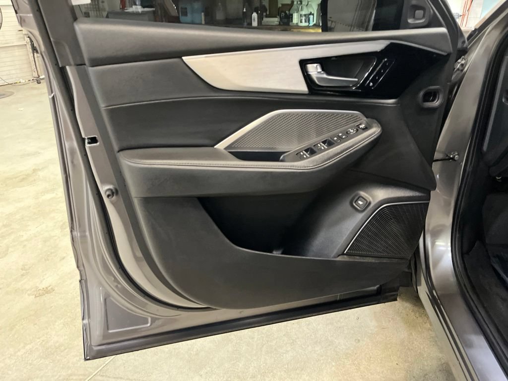Used 2024 Acura MDX FWD image 11