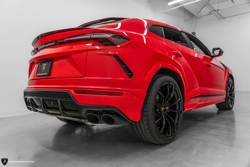 Used 2022 Lamborghini Urus AWD/4WD image 20