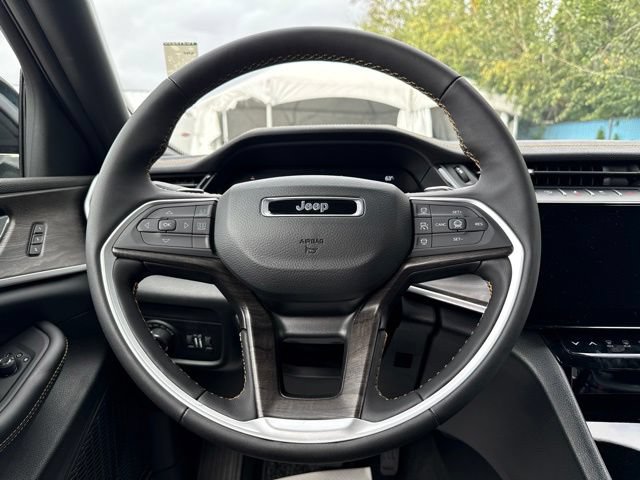 New 2026 Jeep Grand Cherokee Limited AWD/4WD image 13