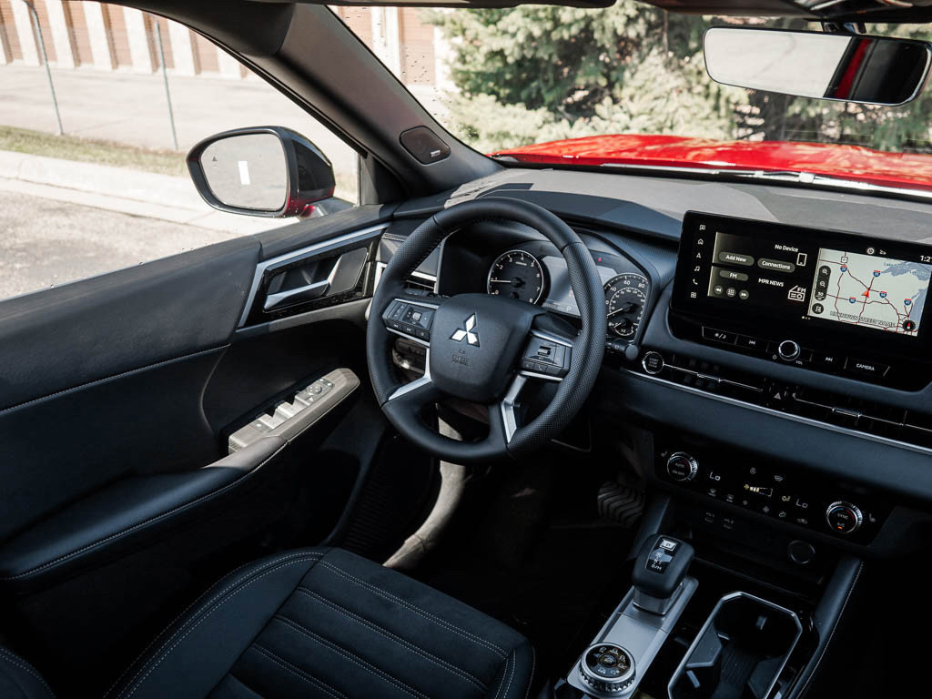 New 2026 Mitsubishi Outlander LE AWD/4WD image 13