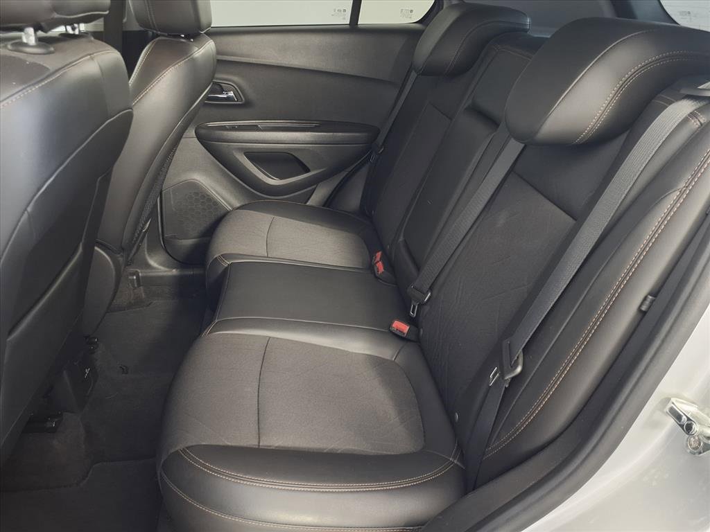 Used 2020 Chevrolet Trax LT w/ LT Convenience Package image 17