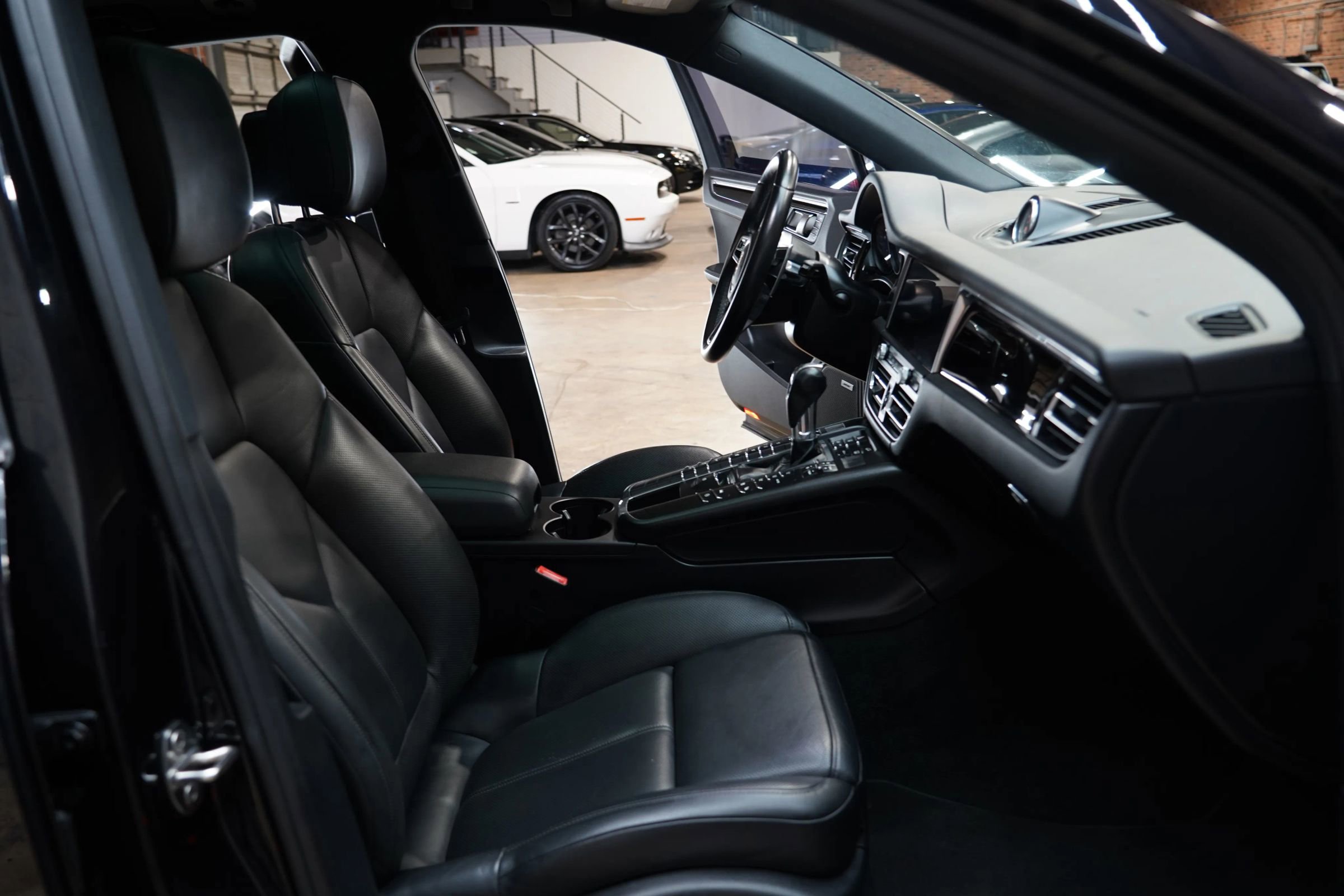 Used 2019 Porsche Macan S image 54