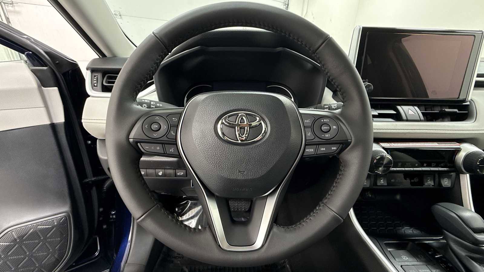 New 2025 Toyota RAV4 XLE image 16