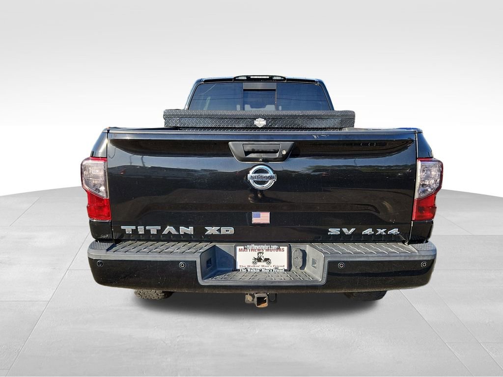 Used 2017 Nissan Titan SV image 5