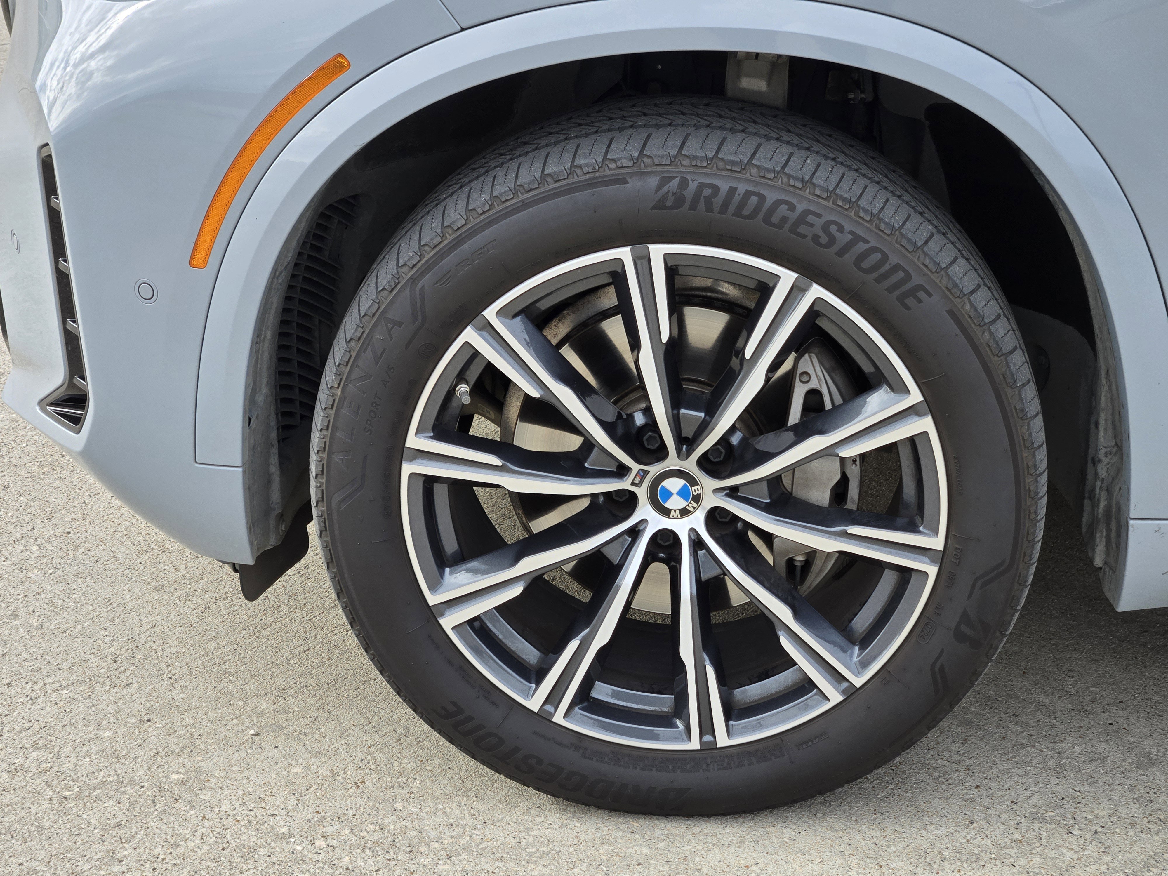 Used 2024 BMW X5 xDrive40i w/ M Sport Package image 16