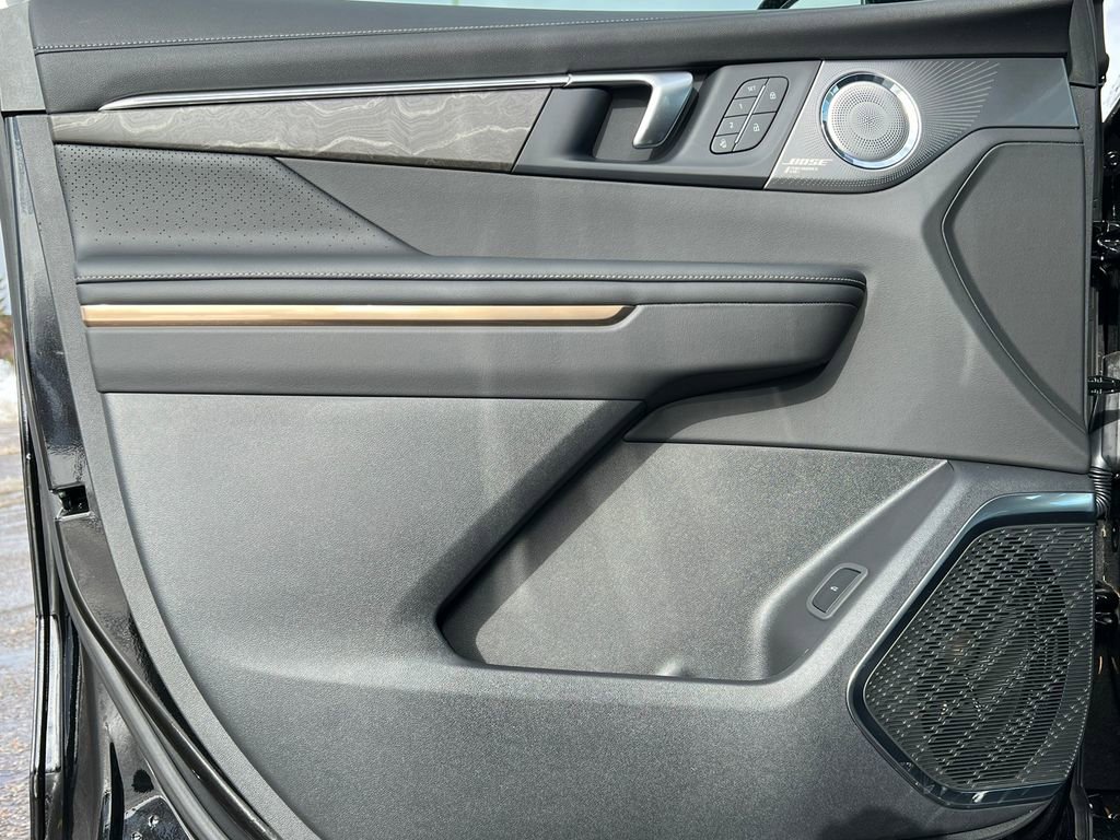 New 2026 Buick Enclave Avenir w/ LPO, Floor Liner Package image 15