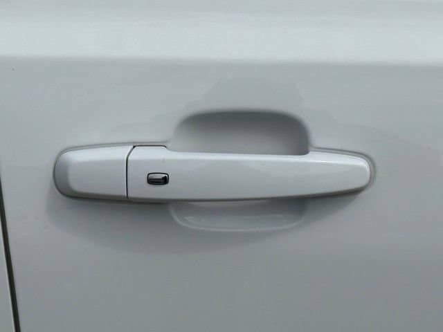 Used 2023 GMC Acadia SLE w/ Driver Convenience Package FWD image 17