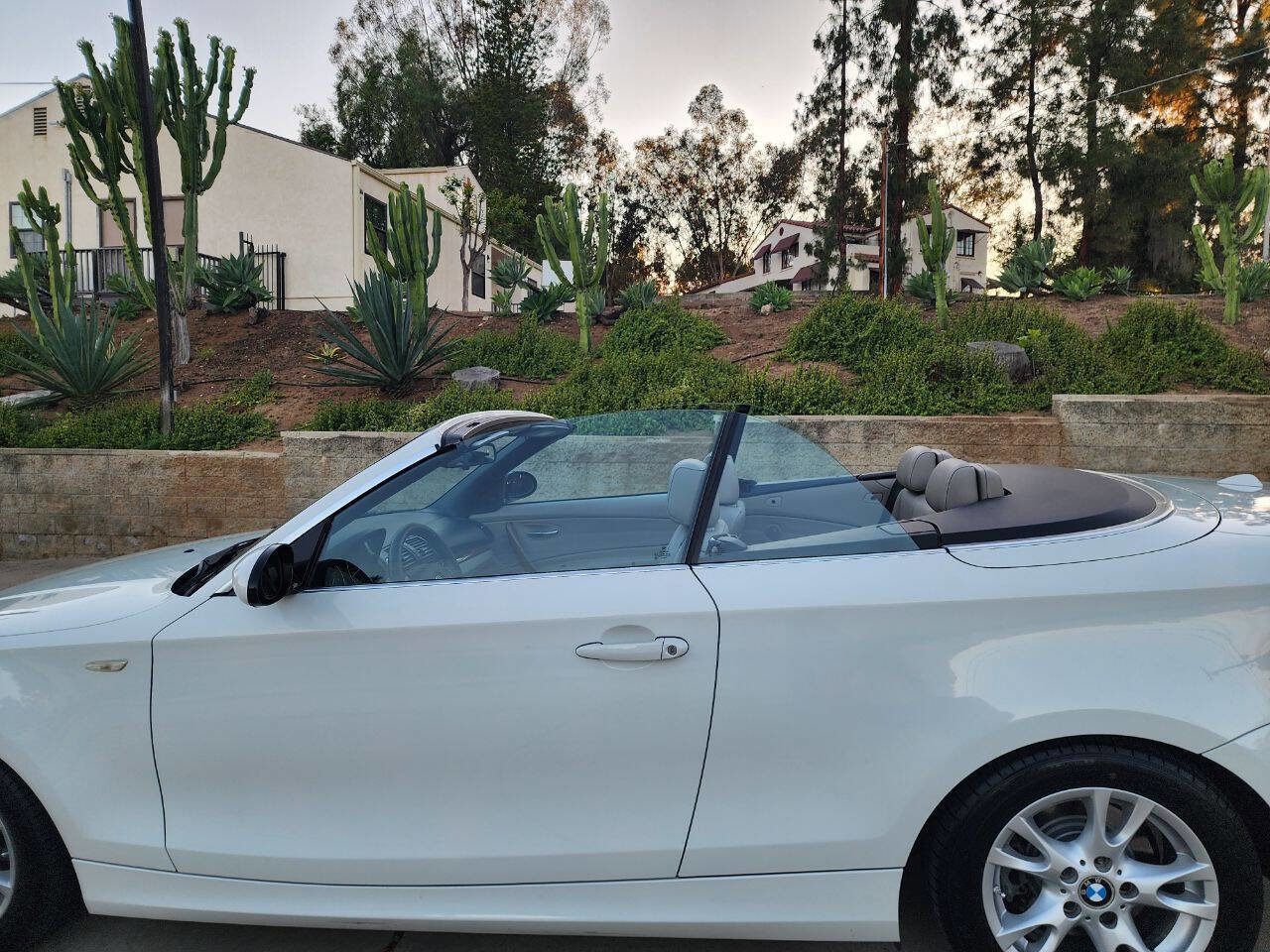 Used 2008 BMW 128i Convertible image 13