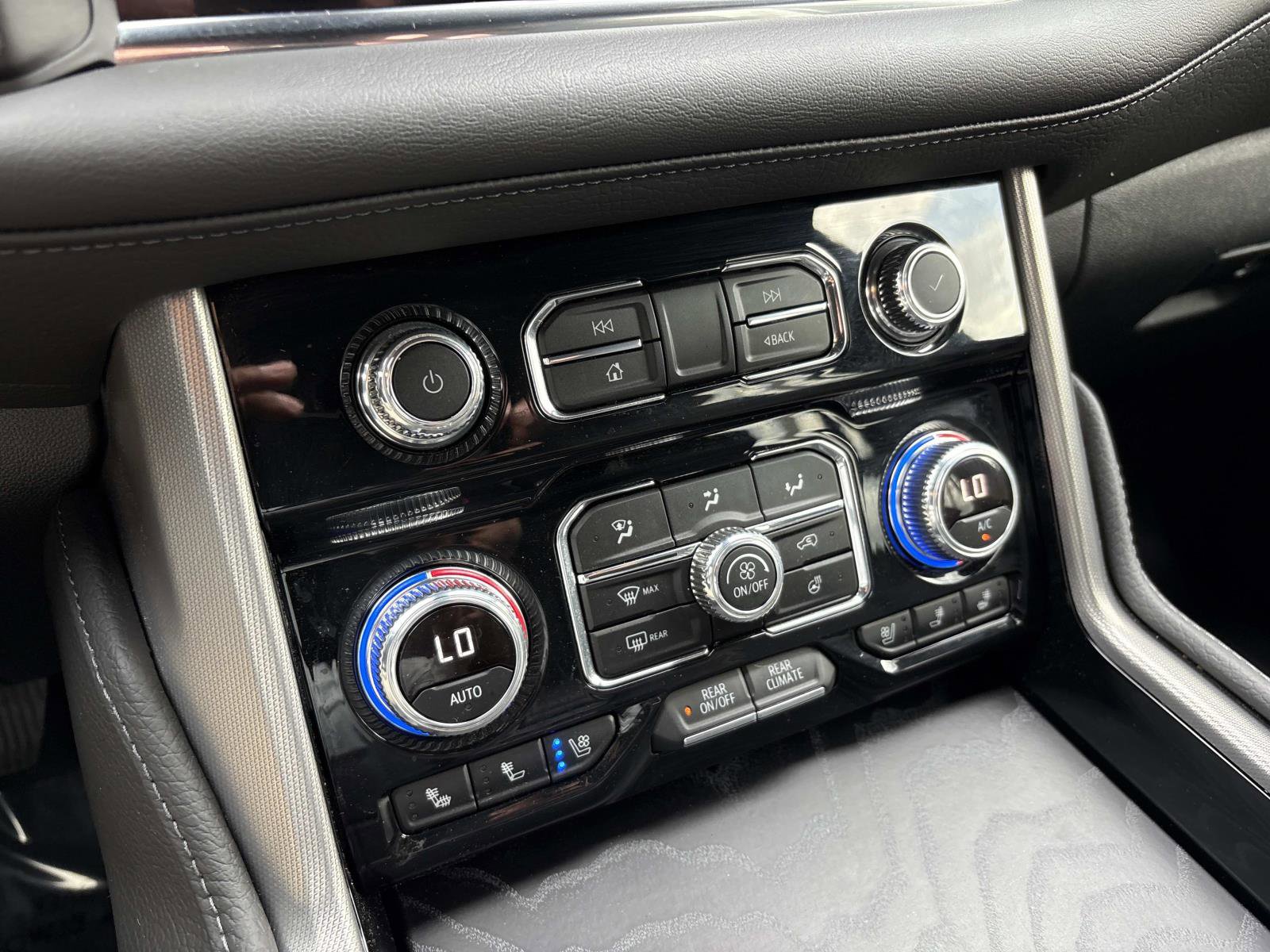 Certified 2024 GMC Yukon Denali w/ Advanced Technology Package AWD/4WD image 25