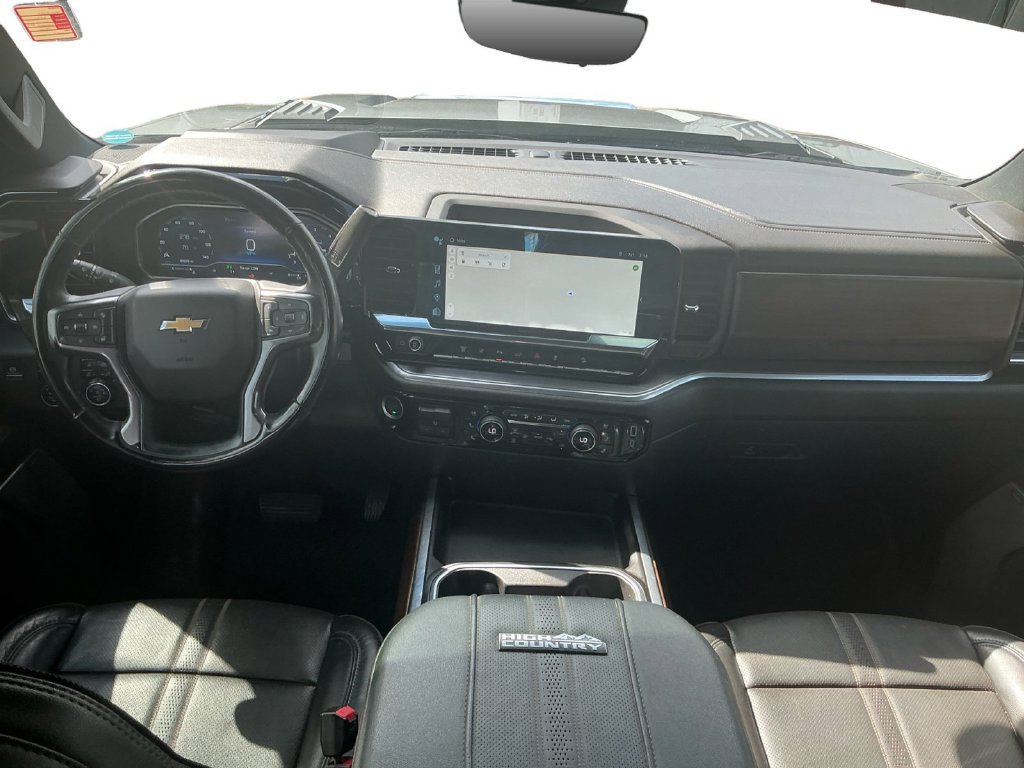 Used 2024 Chevrolet Silverado 2500 High Country w/ High Country Premium Package AWD/4WD image 17