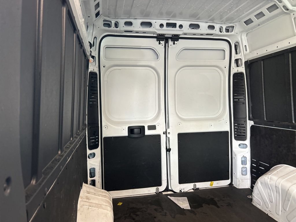 Used 2025 RAM ProMaster 2500 w/ Convenience Group FWD image 32