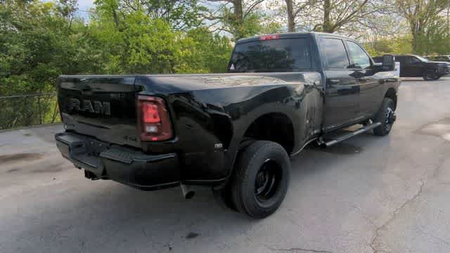 New 2026 RAM 3500 Big Horn AWD/4WD image 8