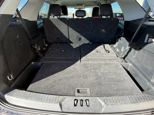 Used 2023 Ford Explorer XLT w/ Equipment Group 202A image 14