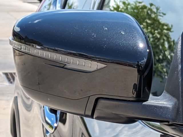 Used 2020 Nissan Rogue SV FWD image 13