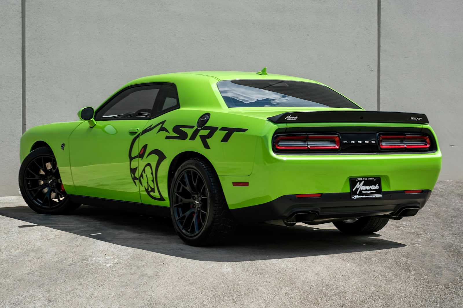 Used 2015 Dodge Challenger SRT Hellcat RWD image 10