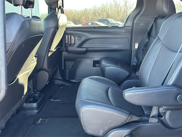 Used 2024 Toyota Sienna XLE Woodland Edition image 13