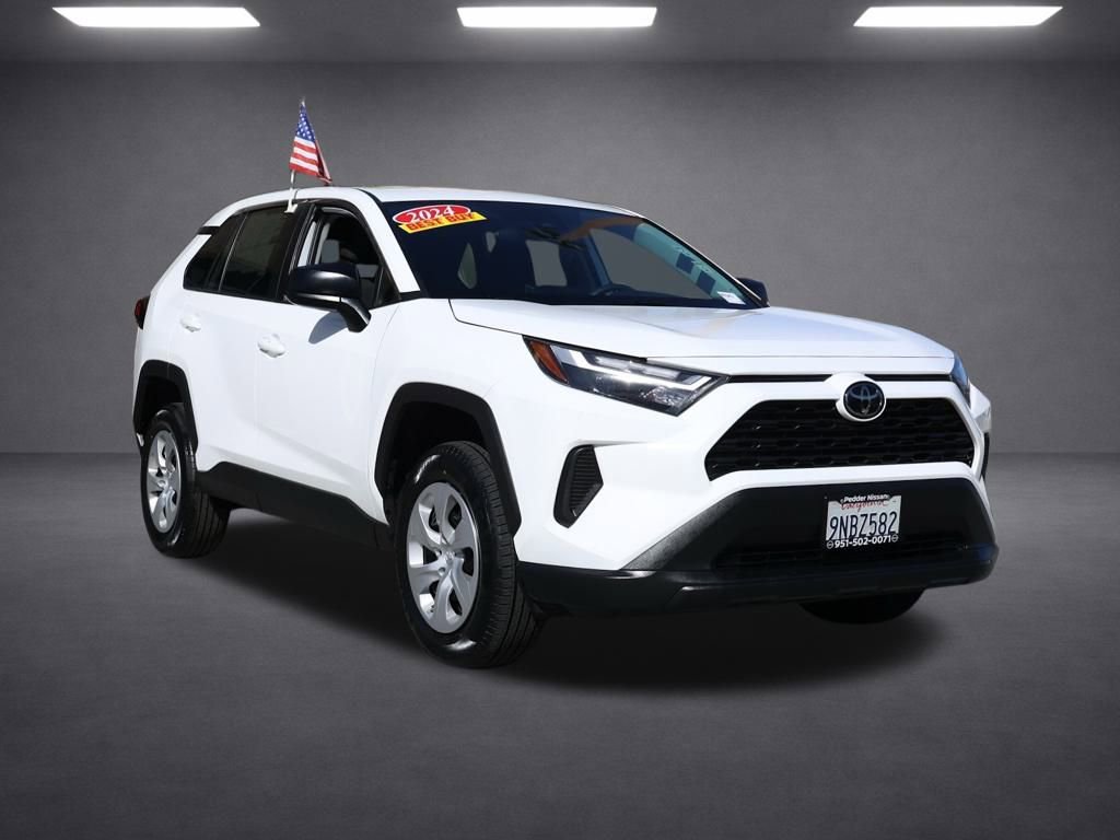 Used 2024 Toyota RAV4 LE image 2