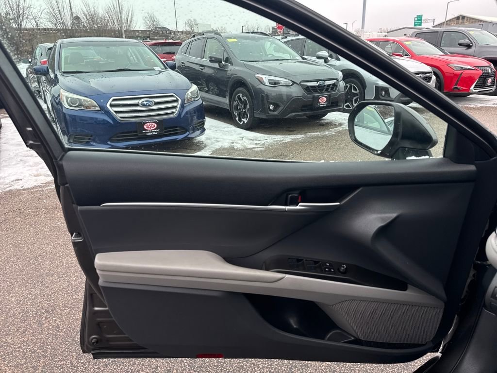Used 2023 Toyota Camry LE image 32