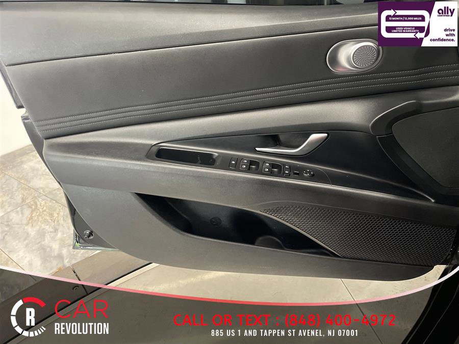 Used 2022 Hyundai Elantra SEL w/ Convenience Package FWD image 31