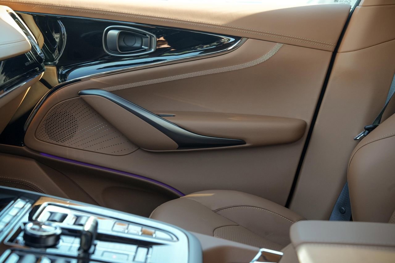 New 2026 Aston Martin DBX 707 image 19