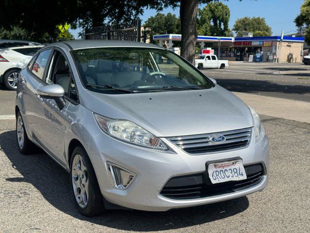 Used 2012 Ford Fiesta SEL w/ Race Red Interior Style Pkg FWD image 5