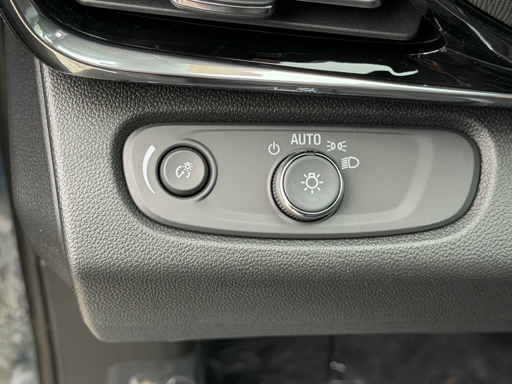 New 2026 Buick Envista Sport Touring w/ Convenience I Package FWD image 16