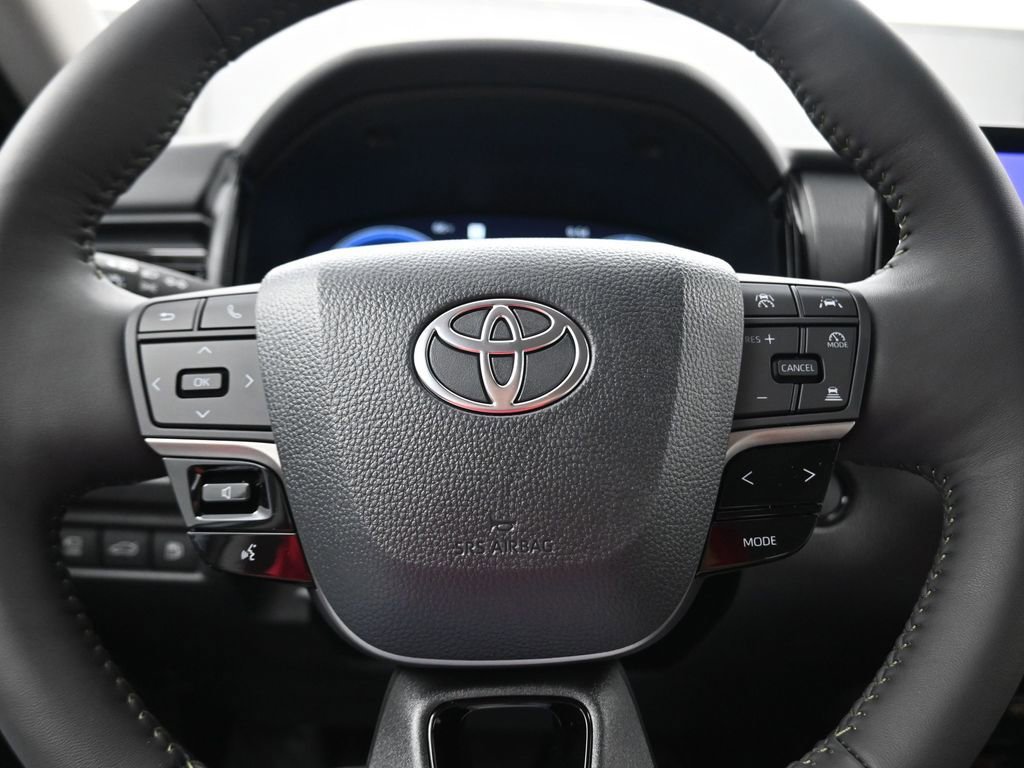 Used 2026 Toyota Camry XLE w/ Premium Plus Package image 8