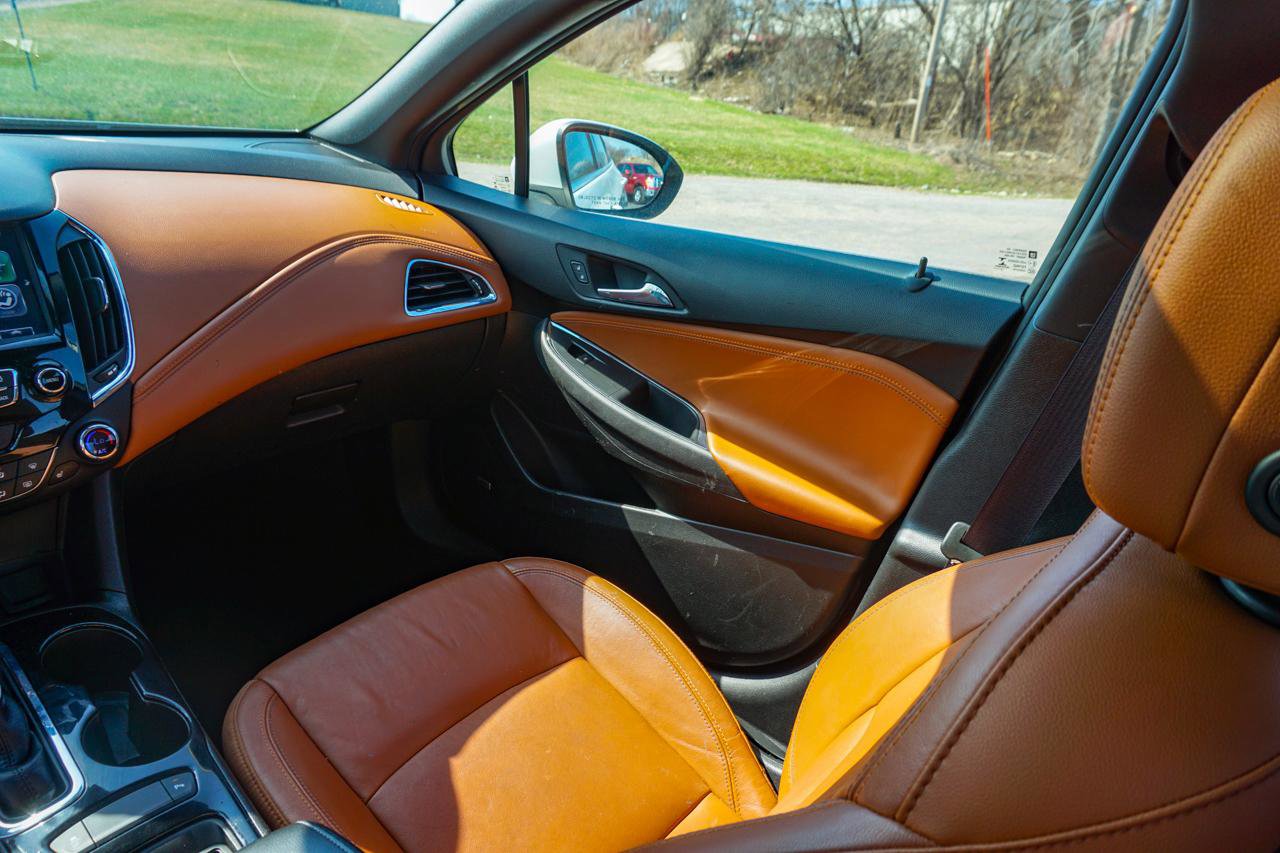 Used 2017 Chevrolet Cruze Premier FWD image 25