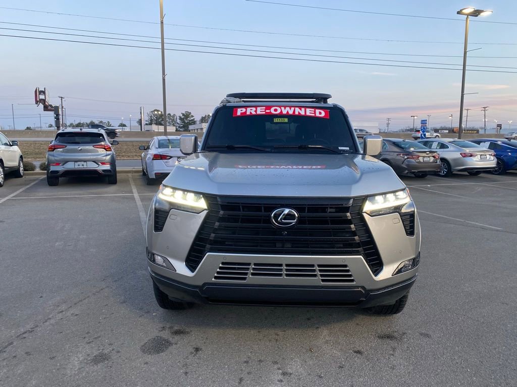 Used 2024 Lexus GX 550 w/ Accessory Package (Z1) image 2