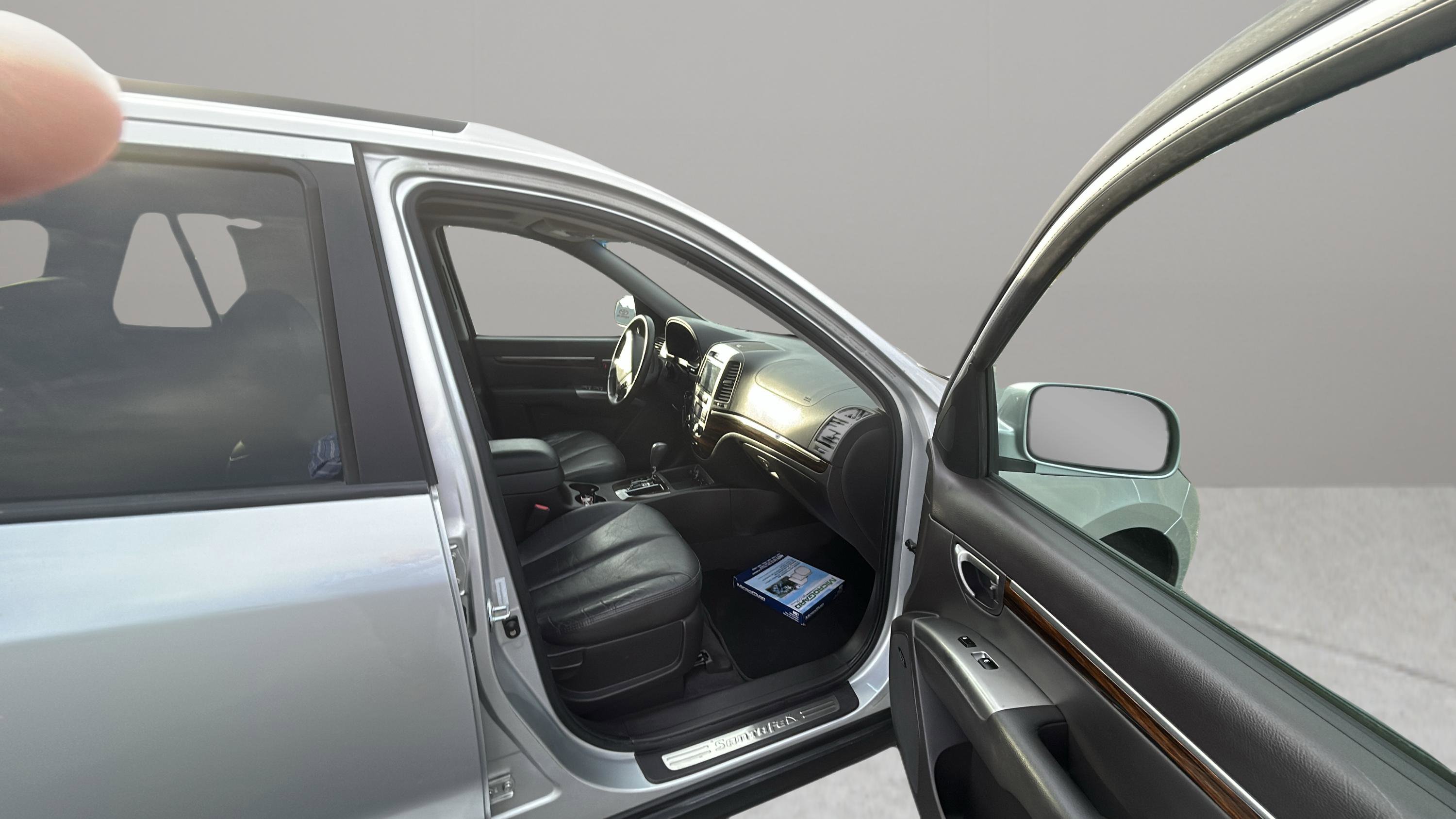 Used 2011 Hyundai Santa Fe Limited image 13