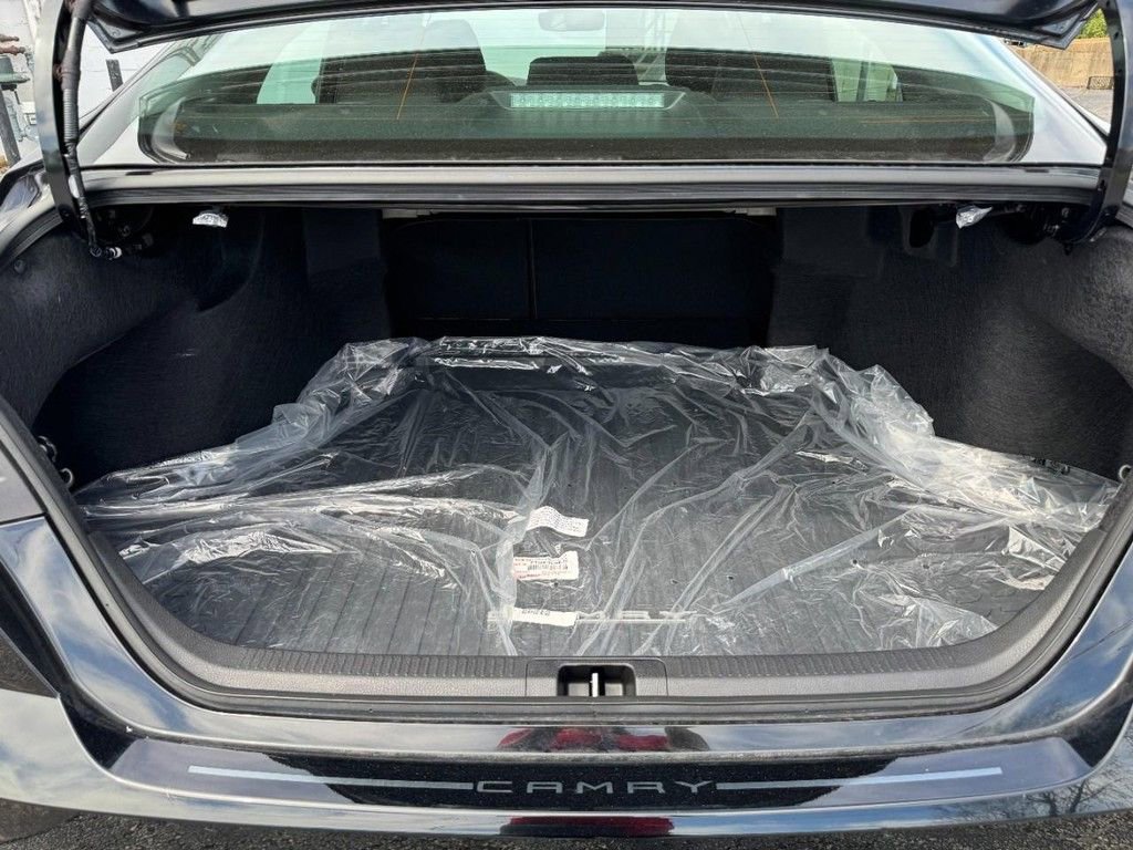 Used 2025 Toyota Camry LE w/ Convenience Package image 4